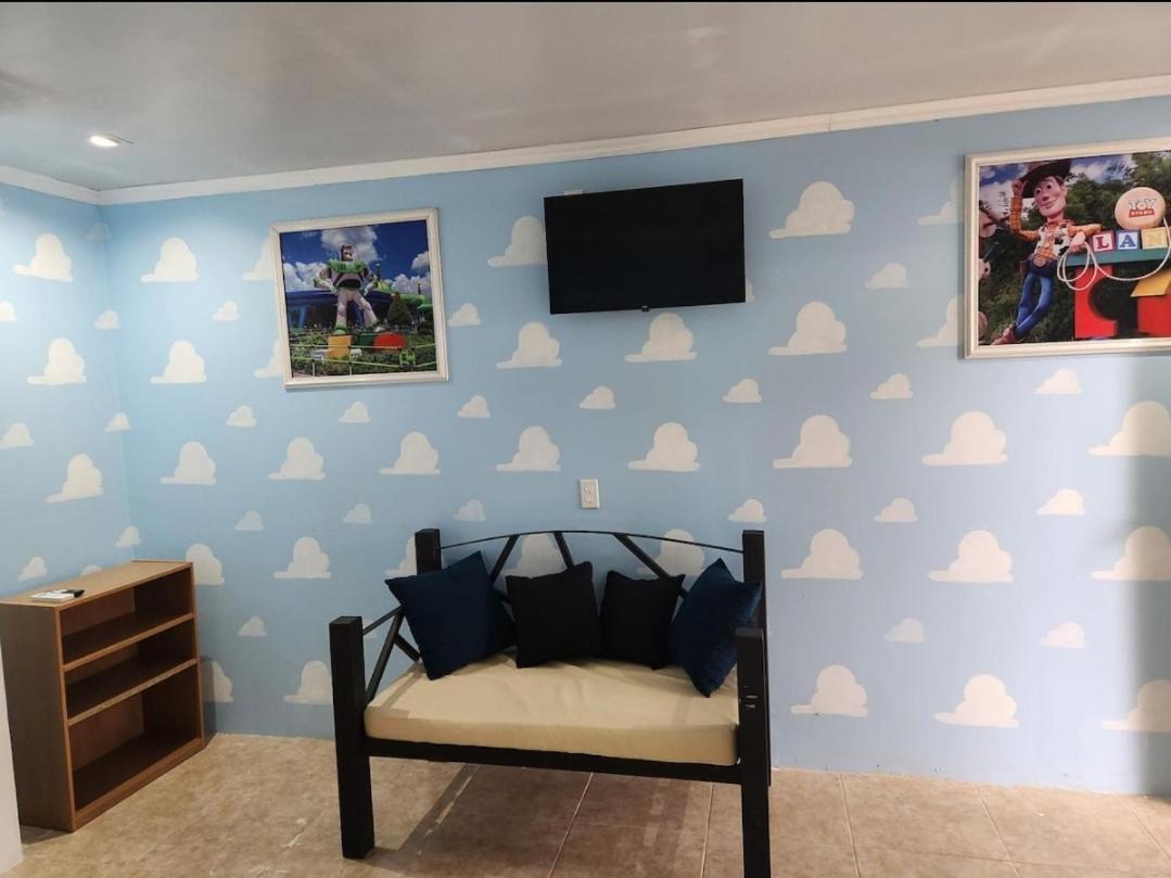 קומאיאגואה Wally World Inn מראה חיצוני תמונה
